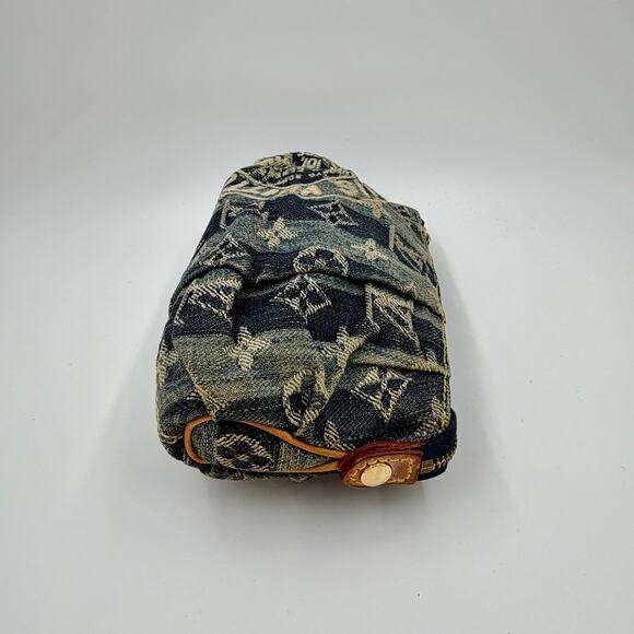 Louis Vuitton Blue Denim Pouch - Picture 4 of 6